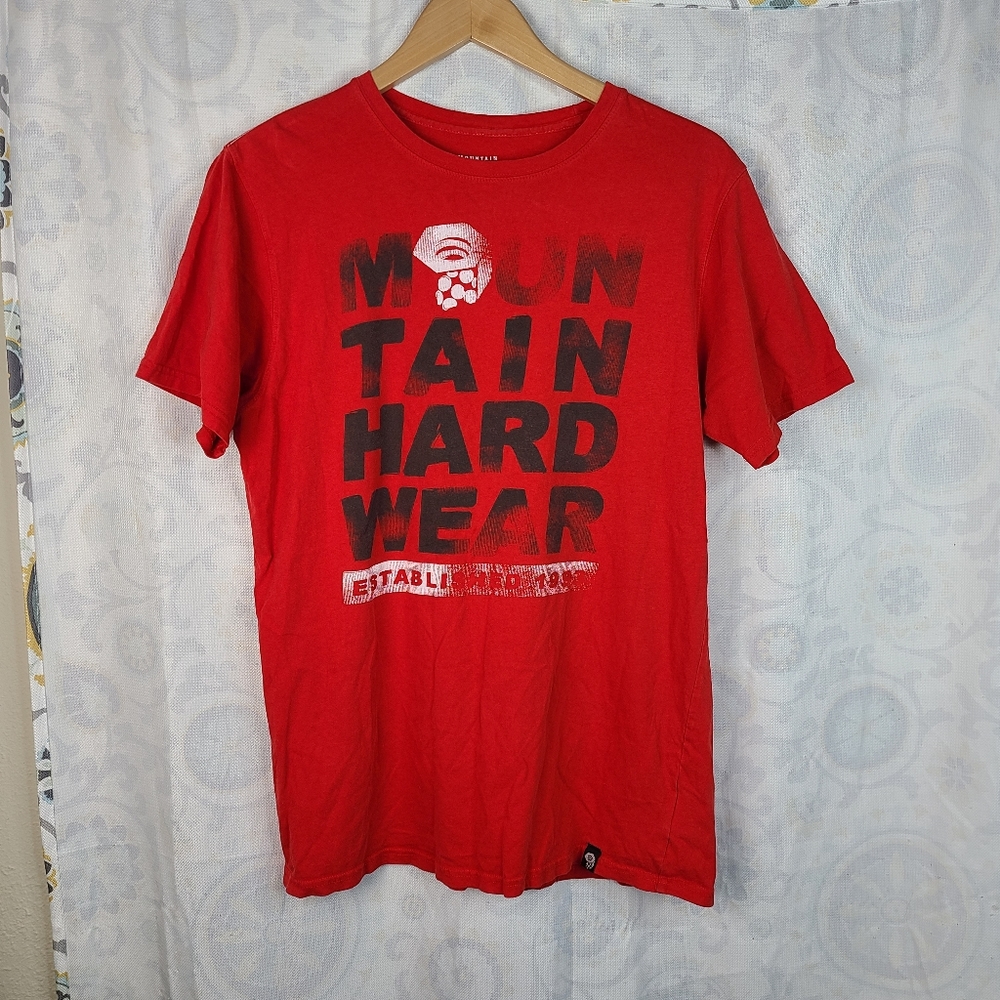💥3/$30 Mountain Hardwear red graphic short sleeve t-shirt men's size medium